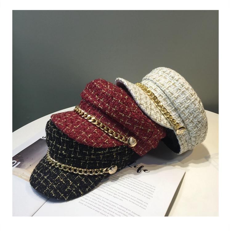 Lattice Chain Curved Eaves Beret Hat
