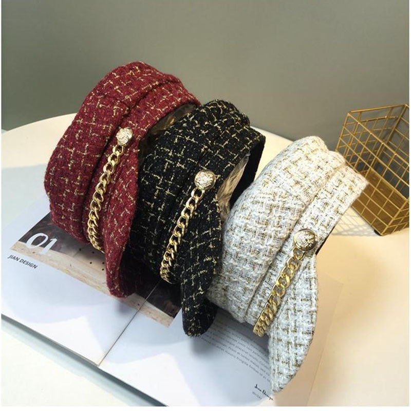 Lattice Chain Curved Eaves Beret Hat